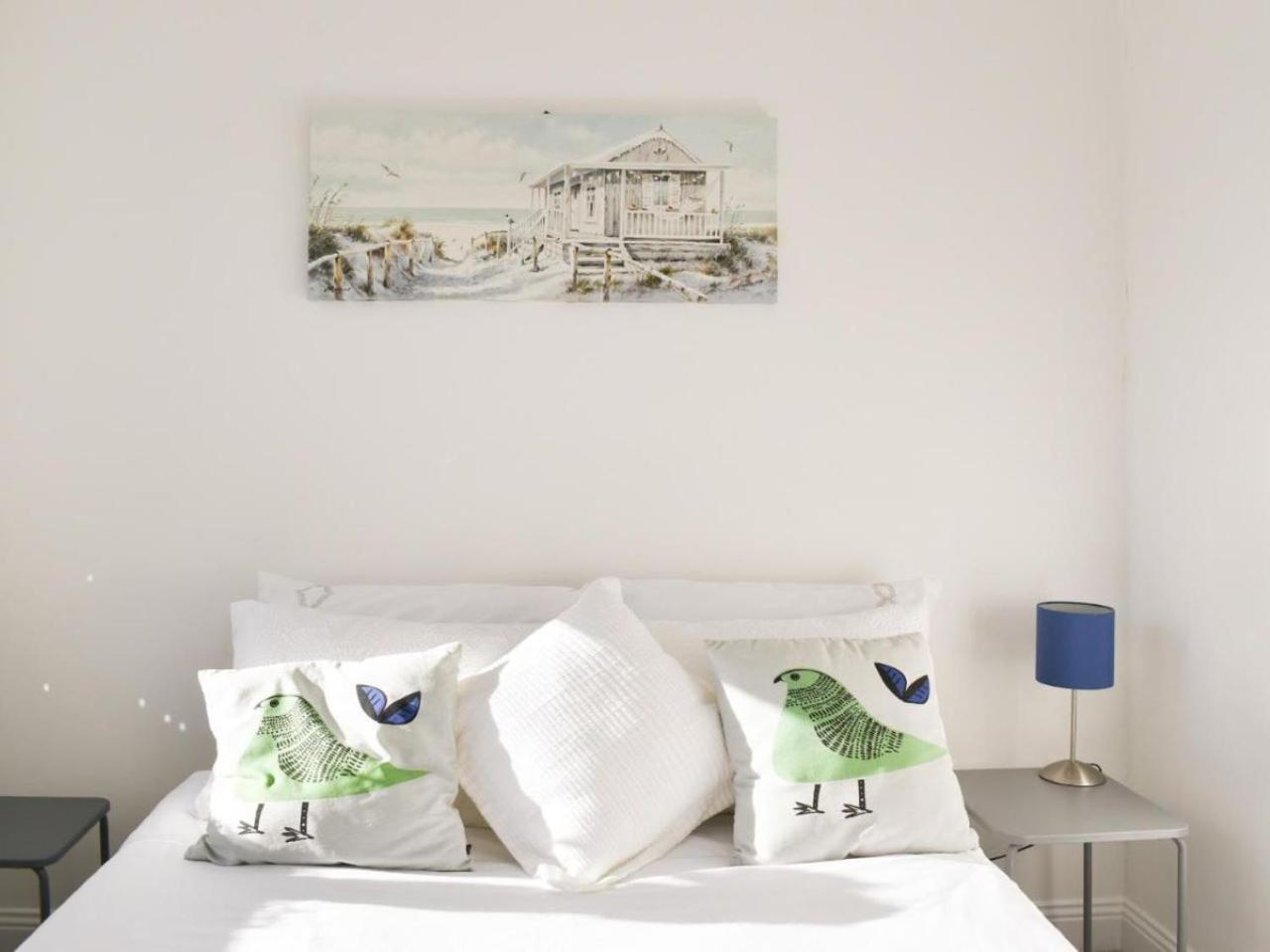 The Sashes - Stylish Apartment - Free Parking - Ultrafast Wifi - Smart Tv - Netflix - Sleeps Up To 6! Close To Poole Town Center & Sandbanks & Bournemouth المظهر الخارجي الصورة